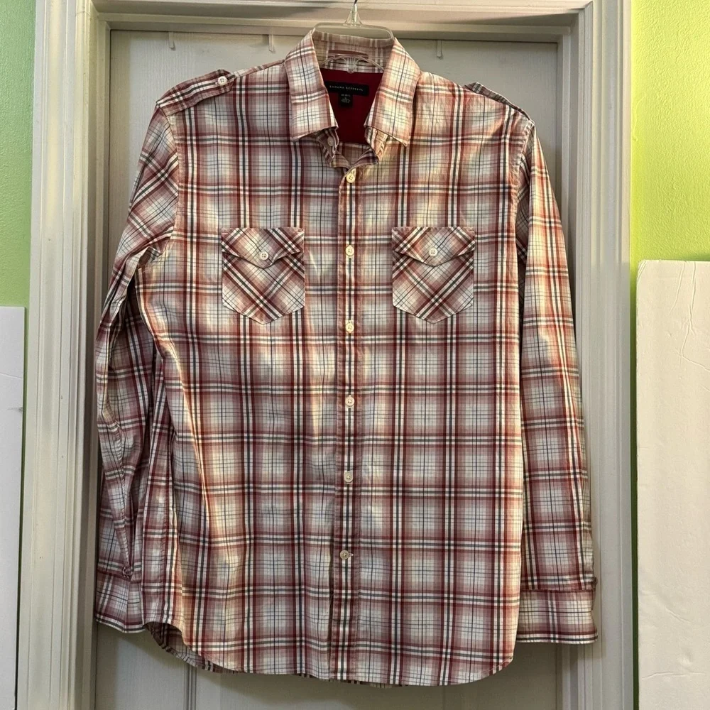 Banana Republic Men’s LS Button Up Shirt Epaulettes Burgundy Plaid